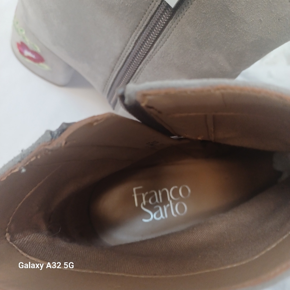 Franco Sarto Women Size 7.5 Light Gray Suede Heeled Boots look at the photos, - Picture 4 of 15